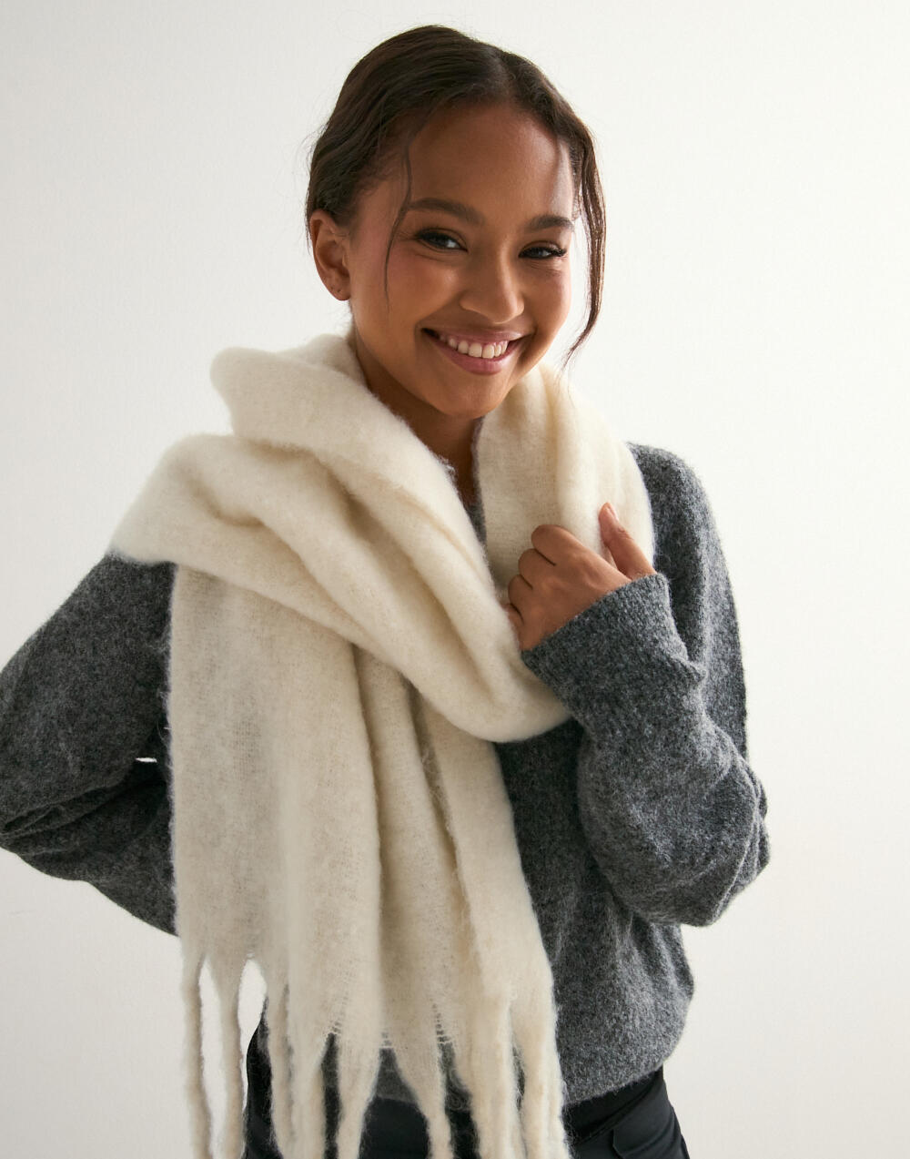 Buy Nelly Chunky Fuzzy Scarf - White | Nelly.com