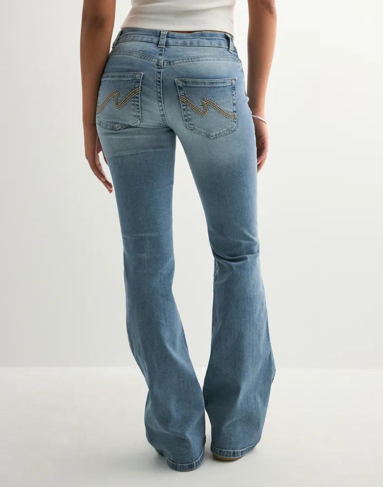 Nelly Low Waist Perfect Bootcut Jeans dam – bild 2