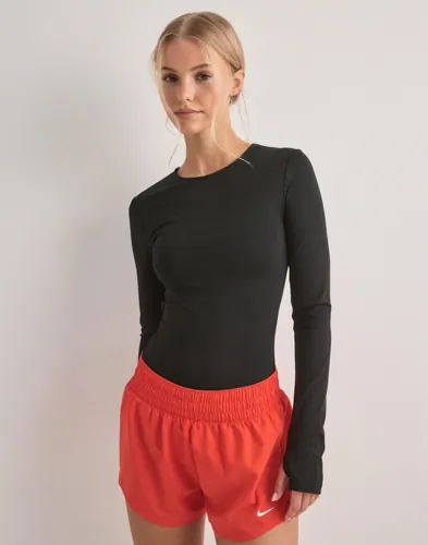 Nike - Röd - W Nk One Df Mr 3in Br Short