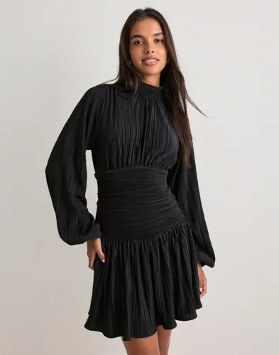Pleated Flounce Dress