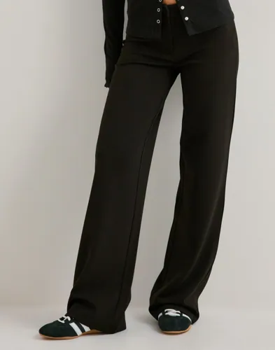 Nelly - Sort - Keep It Up Low Waist Suit Pants