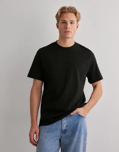 Svart