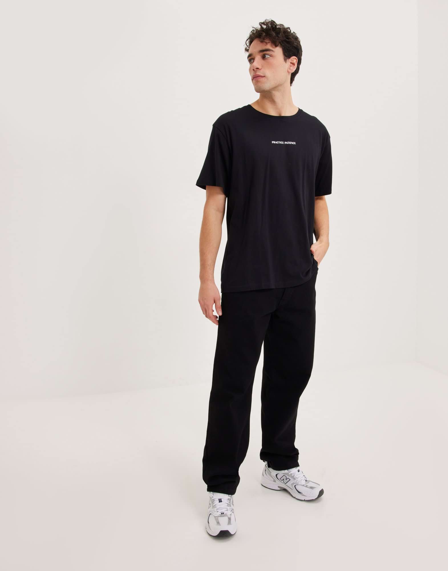 DP Statement Relaxed Tee