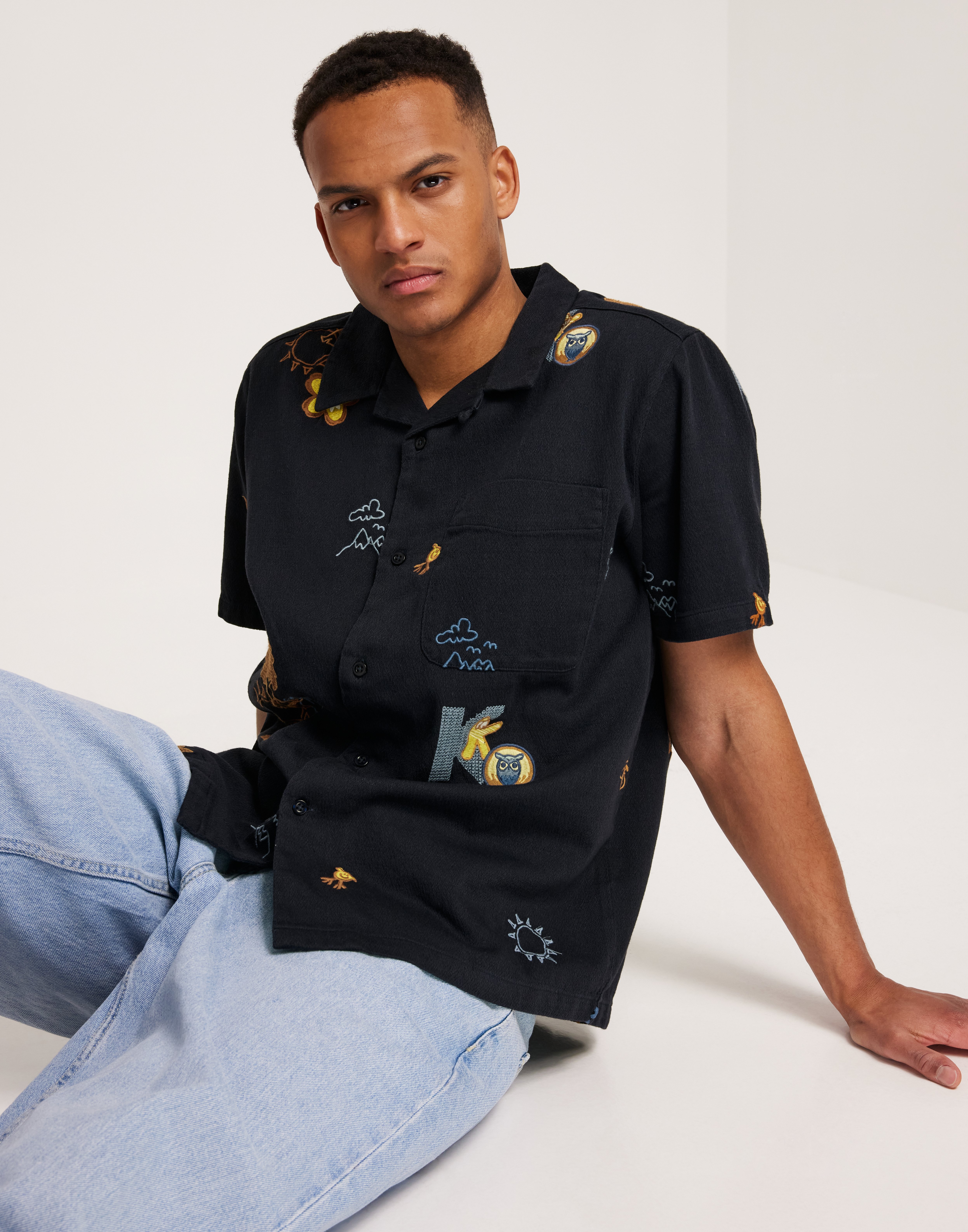 KnowledgeCotton Apparel Box fit short sleeve shirt with embroidery - GOTS/Vegan Kortærmede skjorter Mønstret