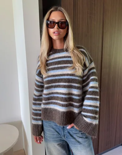 Nelly - Ternet/Stribet - Premium Stripe Knit Sweater