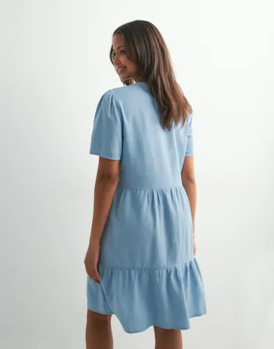 ONLY Onltiri-Caro S/S V-Neck Lin Dress C sommarklänningar dam – bild 3