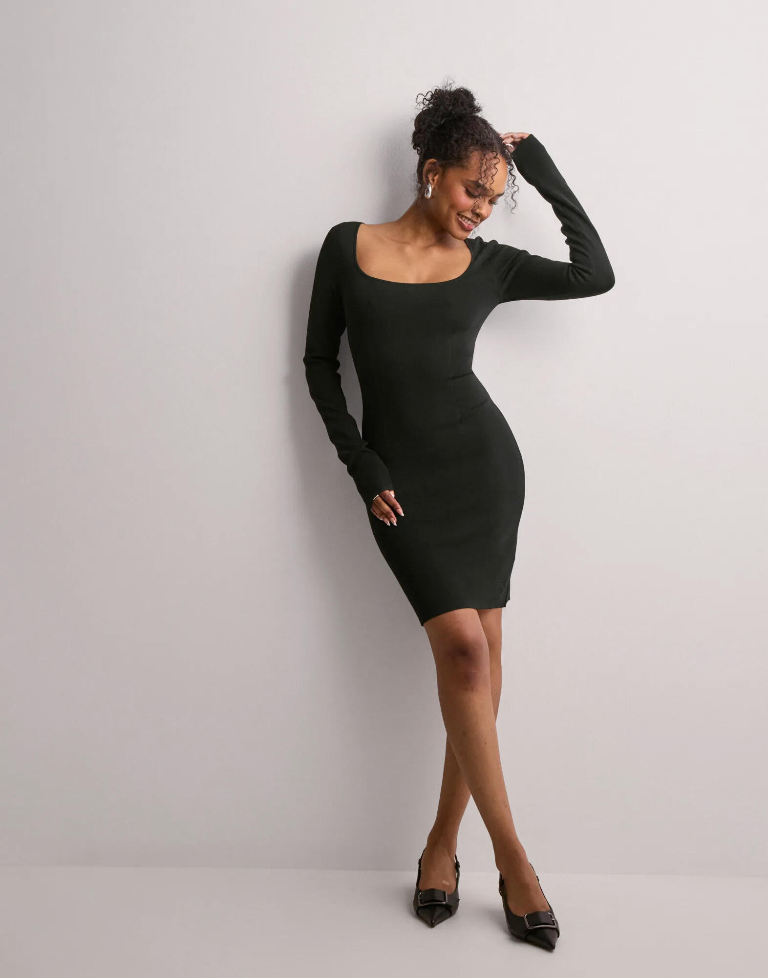 short fitted black dress Johnathan Kayne 2987 Size 00 Black Short Backless Cocktail Dress Fitted Homecoming Gown main image 1
