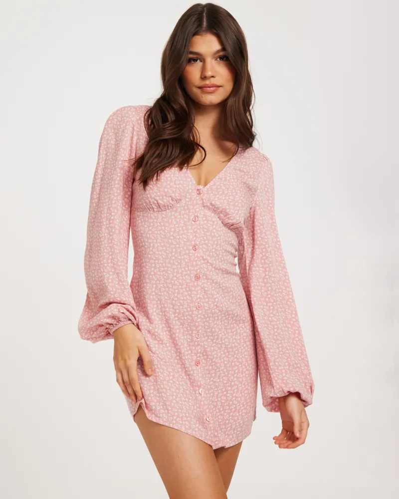 Buy Nelly Flirty Long Sleeve Dress - Pink Pattern | Nelly.com