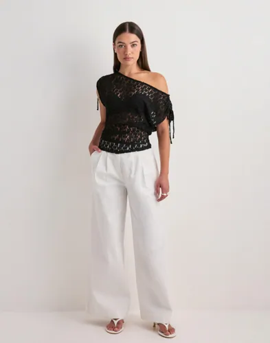 Nelly Wonderful Lace Shoulder Top toppar dam – bild 2