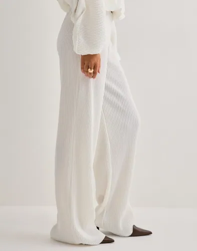 Nelly Perfect Plisse Pants mjukisbyxor dam – bild 3