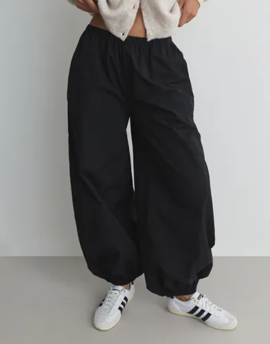 Nelly Balloon Pants mjukisbyxor dam – bild 2