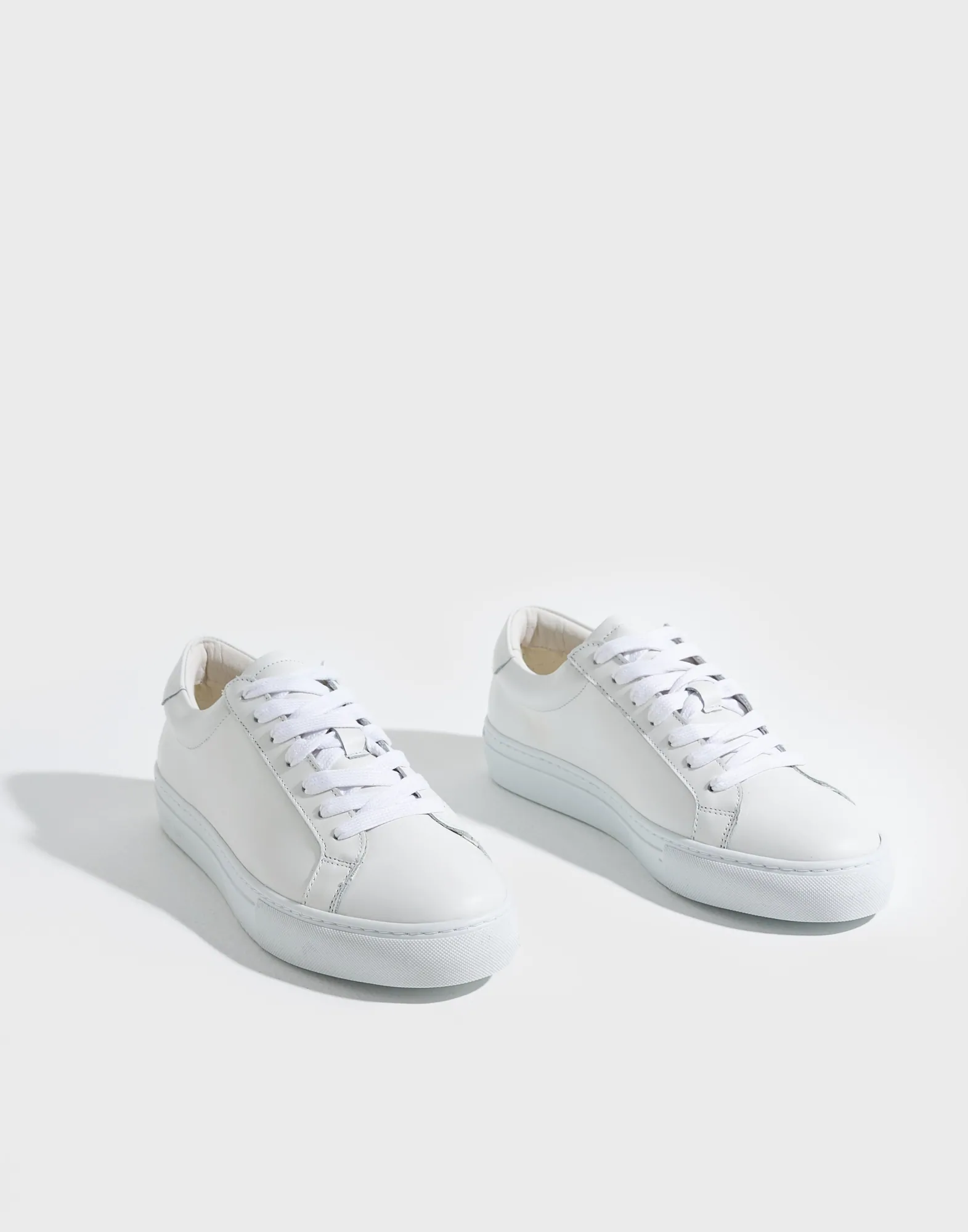 Theodor Leather Sneaker