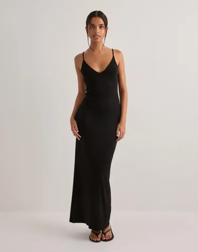 Nelly - Sort - Perfect Soft Maxi Dress