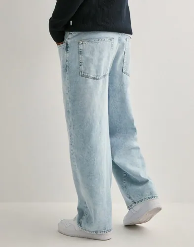 Blå loose fit jeans från Only & Sons med femficksdesign