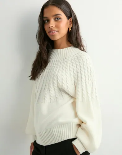 Nelly - Hvid - Round Braided Knit Sweater