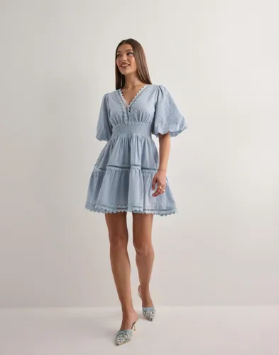 MALINA Elvira v-neck mini dress korta klänningar dam – bild 2