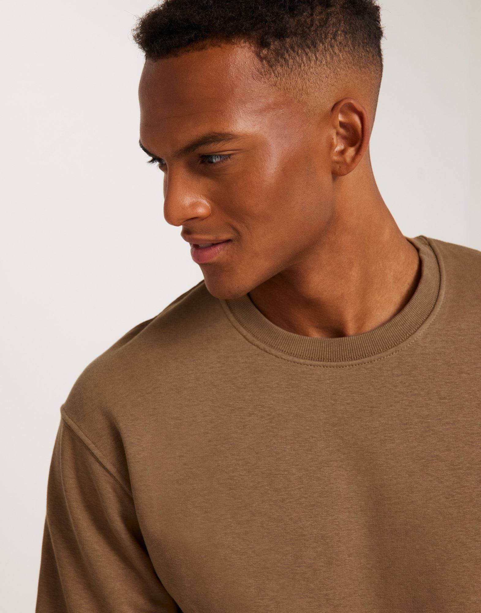 JJESTAR BASIC SWEAT CREW NECK NOOS