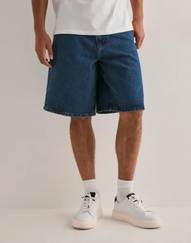 Woodbird blå jeansshorts för herr