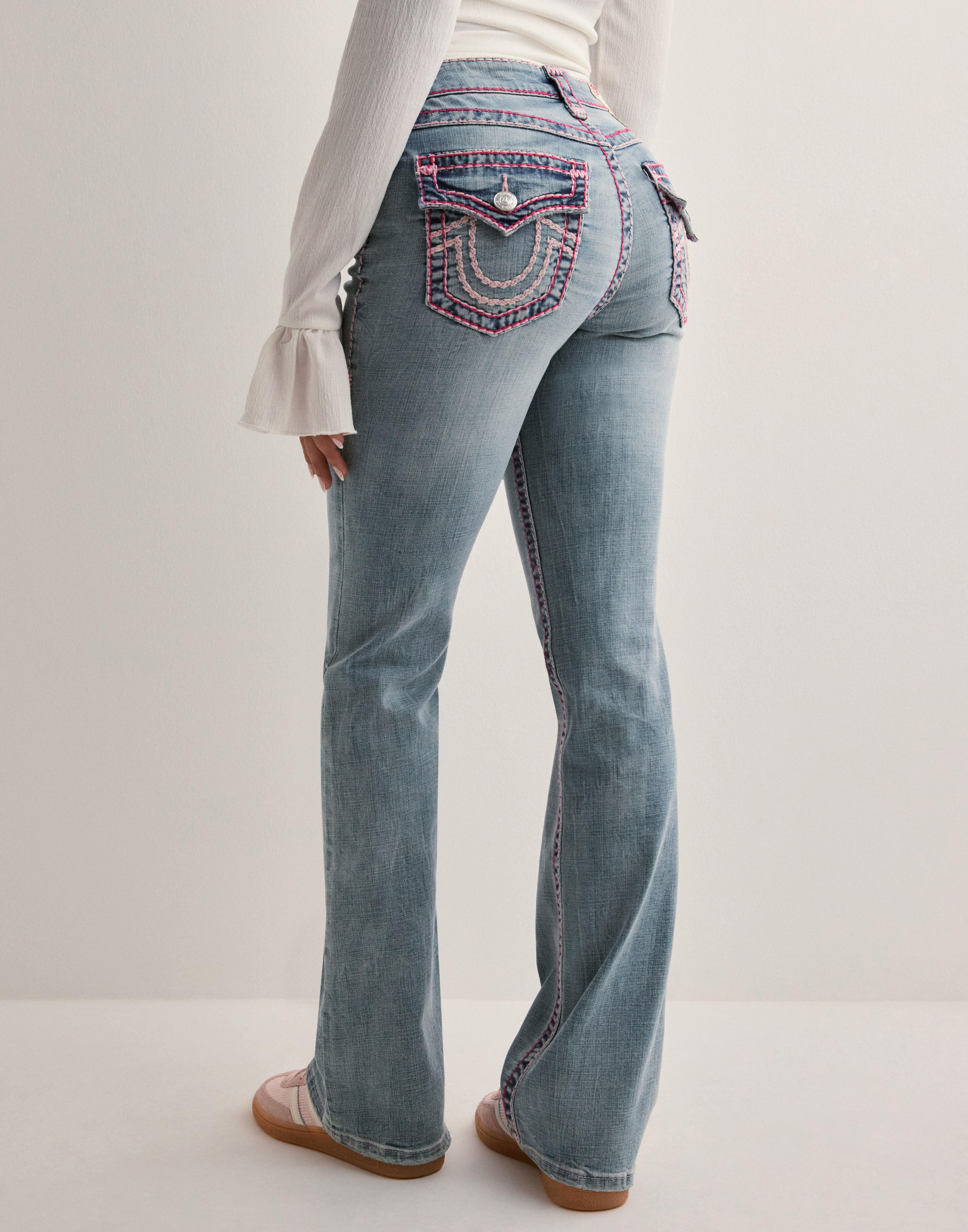 【THE MOZZ】Becca Wide Denim Pants True Religion Women's Becca Mid Rise Bootcut Jean, Indigo