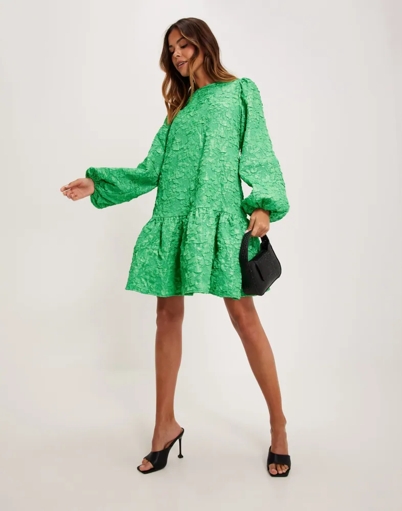 Buy Pieces PCGRETCHEN LS SHORT DRESS D2D DMO - Poison Green | Nelly.com