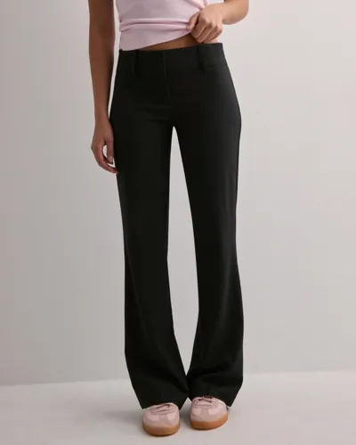 Nelly - Sort - Super Low Waist Flare Suit Pant