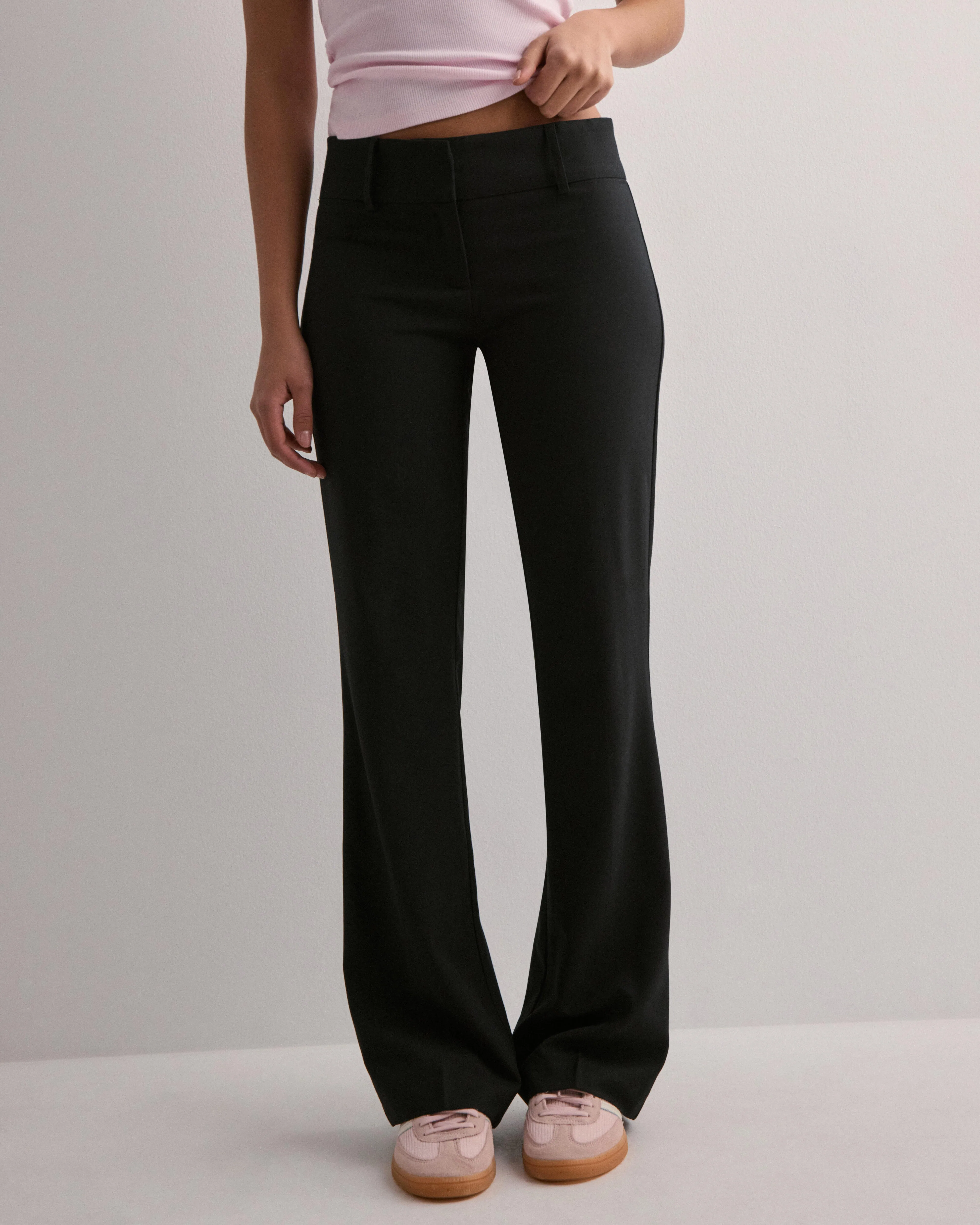 Nelly - Svart - Super Low Waist Flare Suit Pant