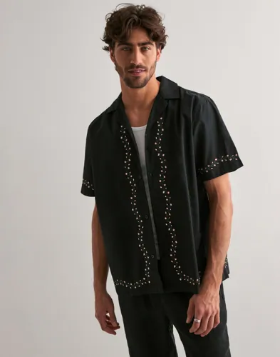 LES DEUX Lesley Embroidery SS Shirt Mönstrade skjortor herr – bild 3