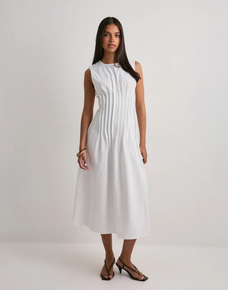 vero moda pleated dress Vero Moda half sleeve cape detail maxi dress in coffee brown
