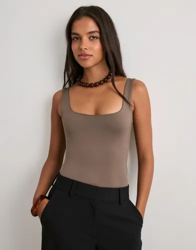 Built In Bralette Square Body